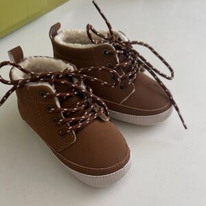 Gap Toddlers' Cozy Brown boots